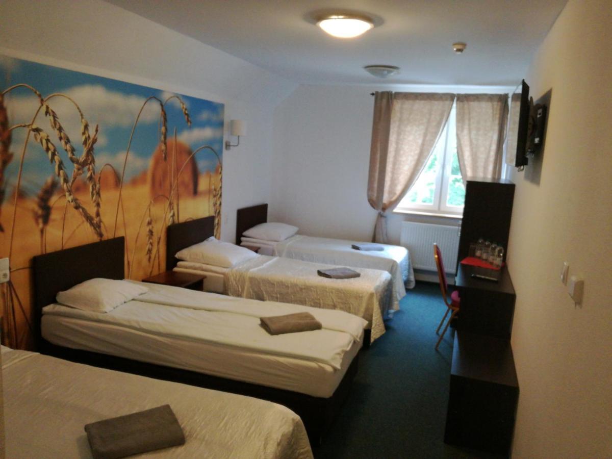 Hotel Pawlakowa Zagroda à Grabiny-Zameczek Extérieur photo